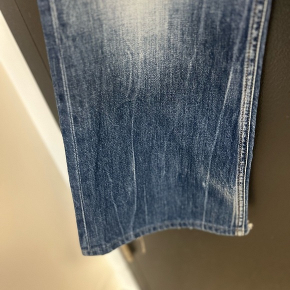 Diesel .”Zathan” size 30/34 EUC intentional
Tiny paint dots on leg- wide leg - Picture 8 of 16